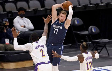 开云官网-犹他爵士窗口期手感冰凉，志在NBA总决赛名次提升，引发热议，控场能力受关注